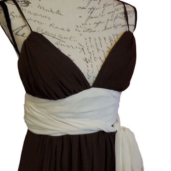 Bari Jay Ladies Brown & Cream Deep V-Neck Knee Length Formal Dress - Size 6 - Picture 2 of 9